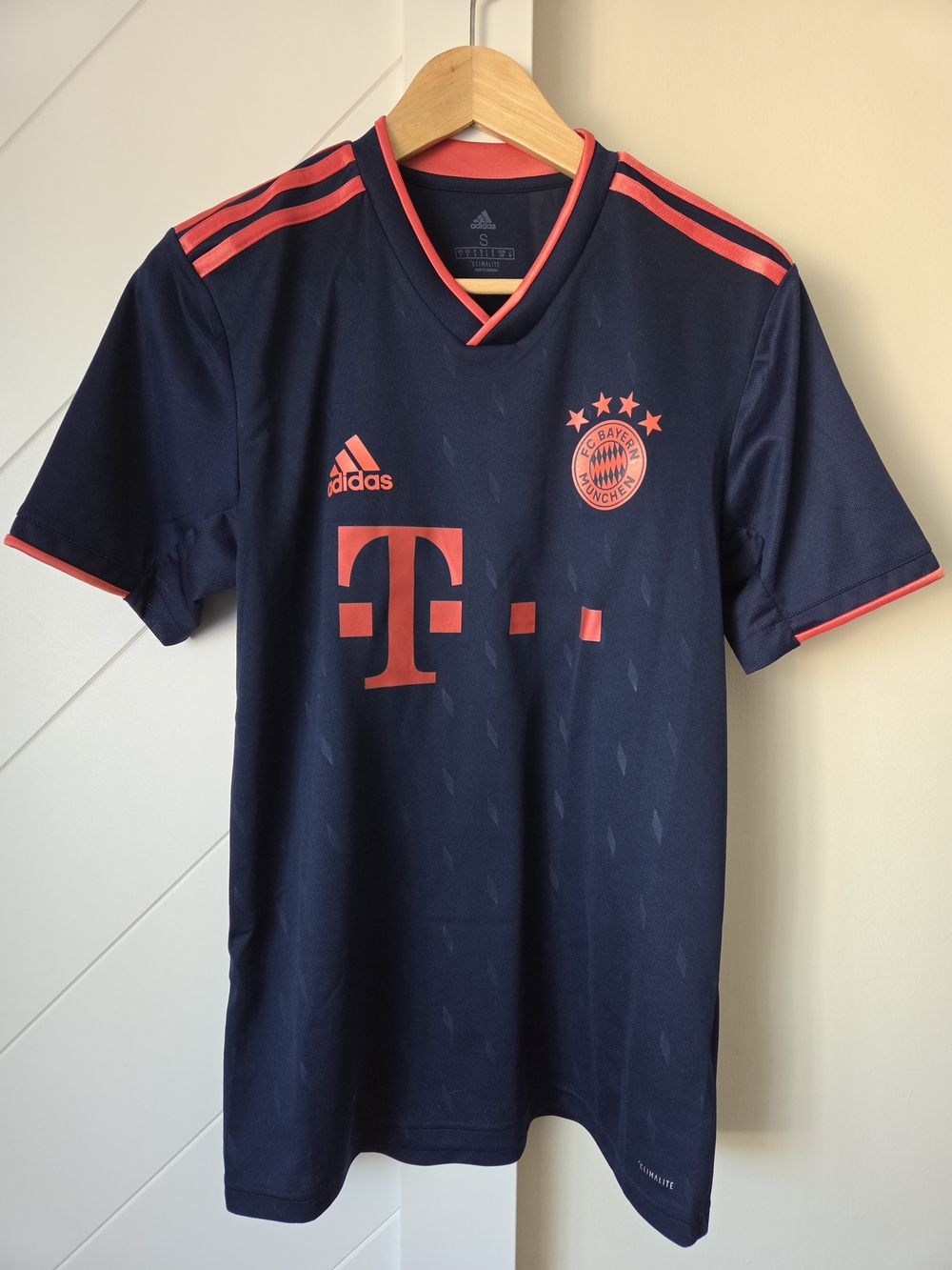 2019-20 Bayern Munich UCL - Davies
